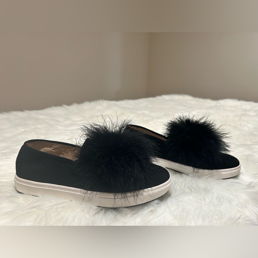 Steve Madden Black Fuzzy Women's Faux Suede Slip on shoe Size 8.5B